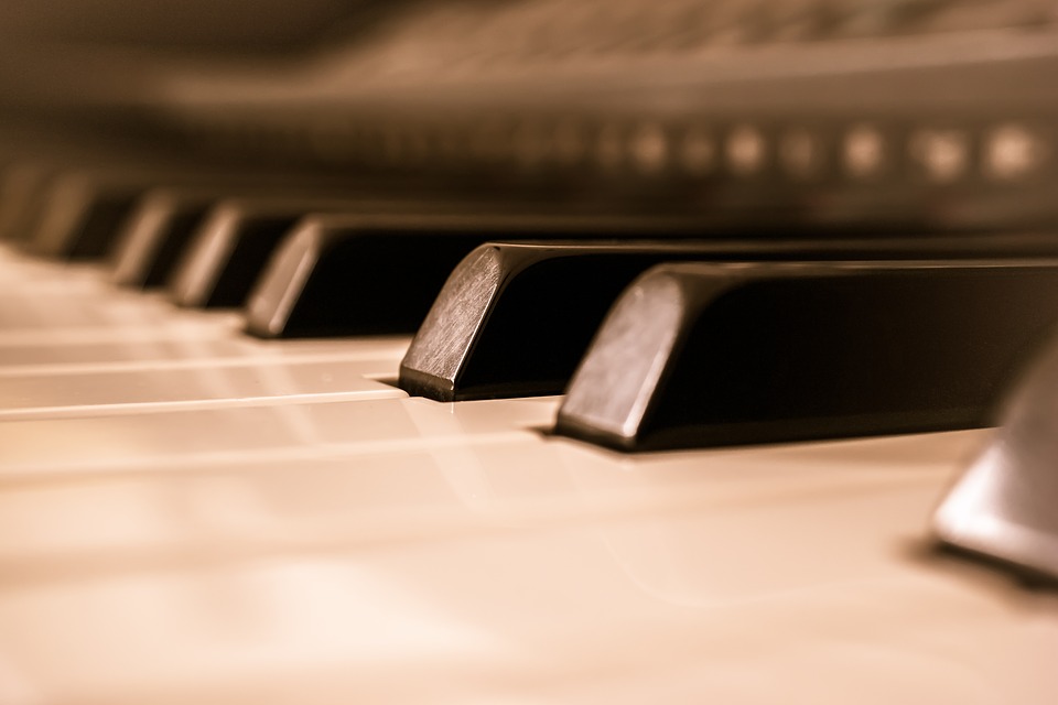 E-Piano günstig mieten