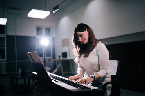 E-Pianos für Fortgeschritene mieten