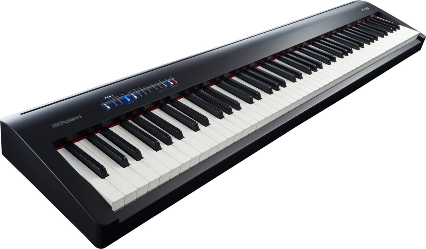 Roland FP-30 Schwarz Diagonal